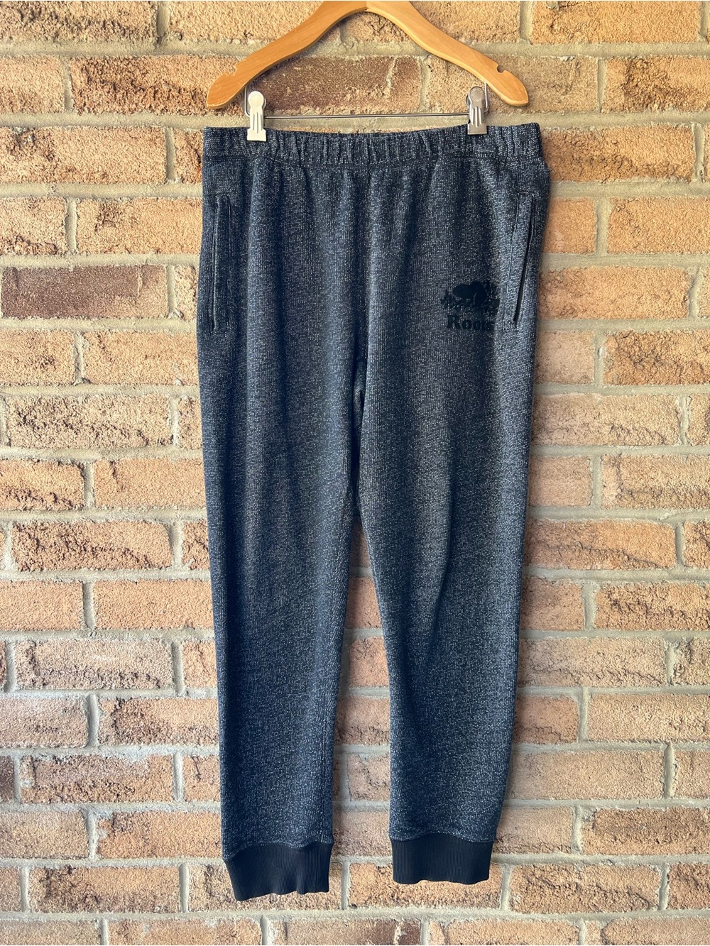 ROOTS Black Pepper Original Slim Cuff Sweatpants Joggers Logo Athleisure